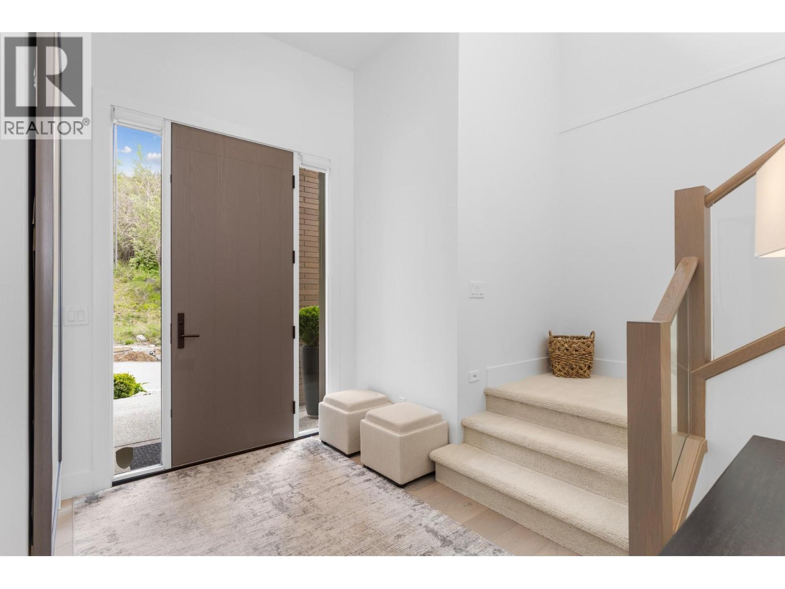 470 Hawk'S Perch Lane, Kelowna, BC - Indoor Photo Showing Other Room