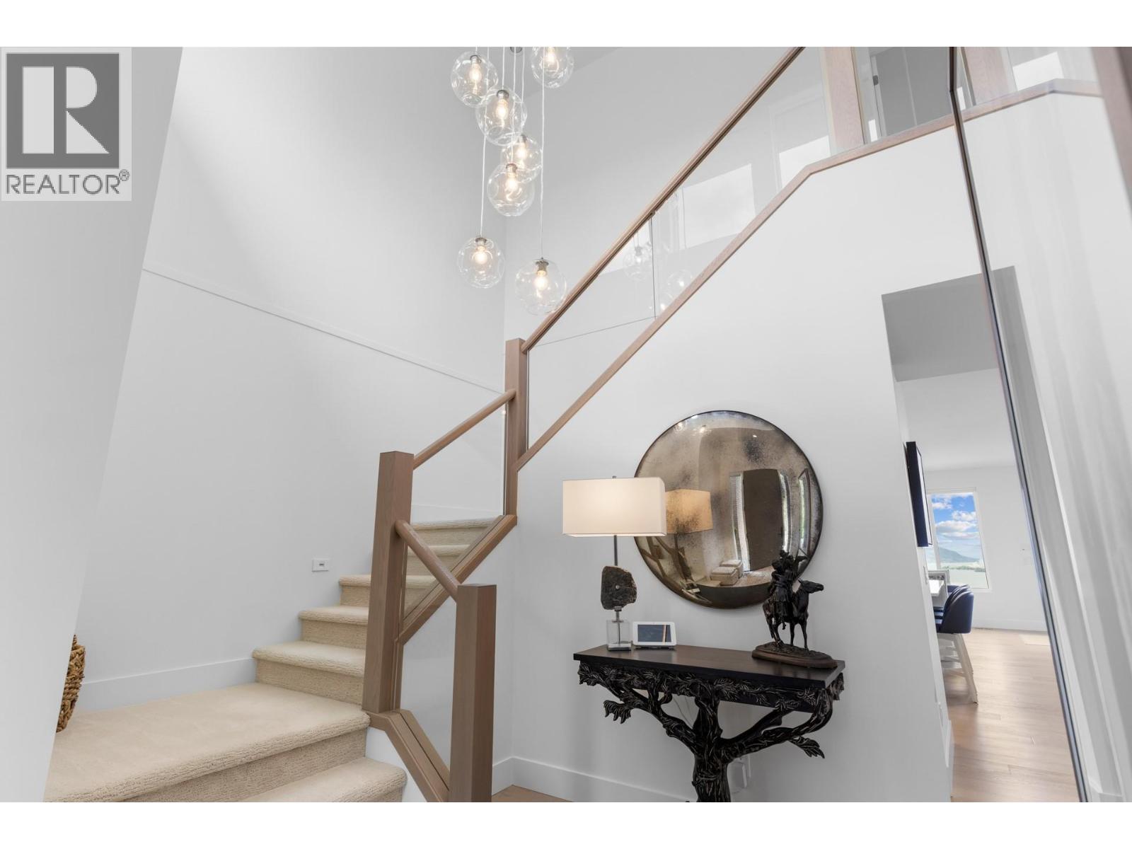 470 Hawk'S Perch Lane, Kelowna, BC - Indoor Photo Showing Other Room