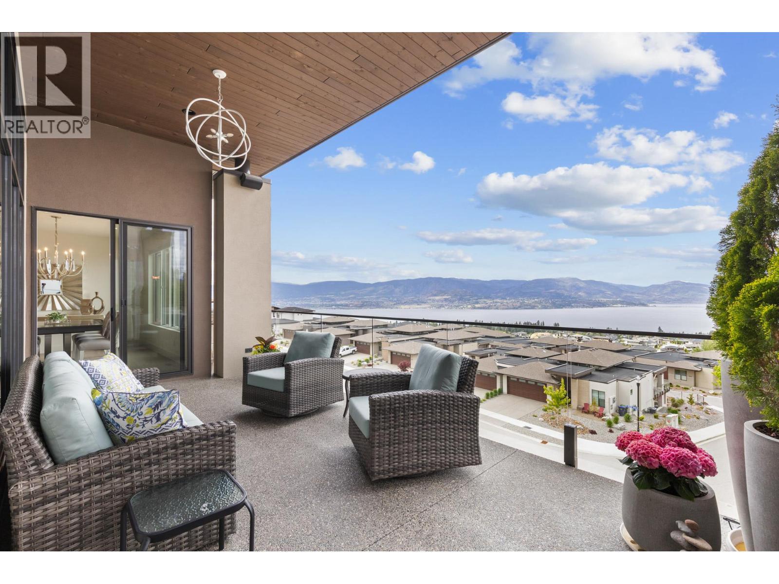 470 Hawk'S Perch Lane, Kelowna, BC - Outdoor