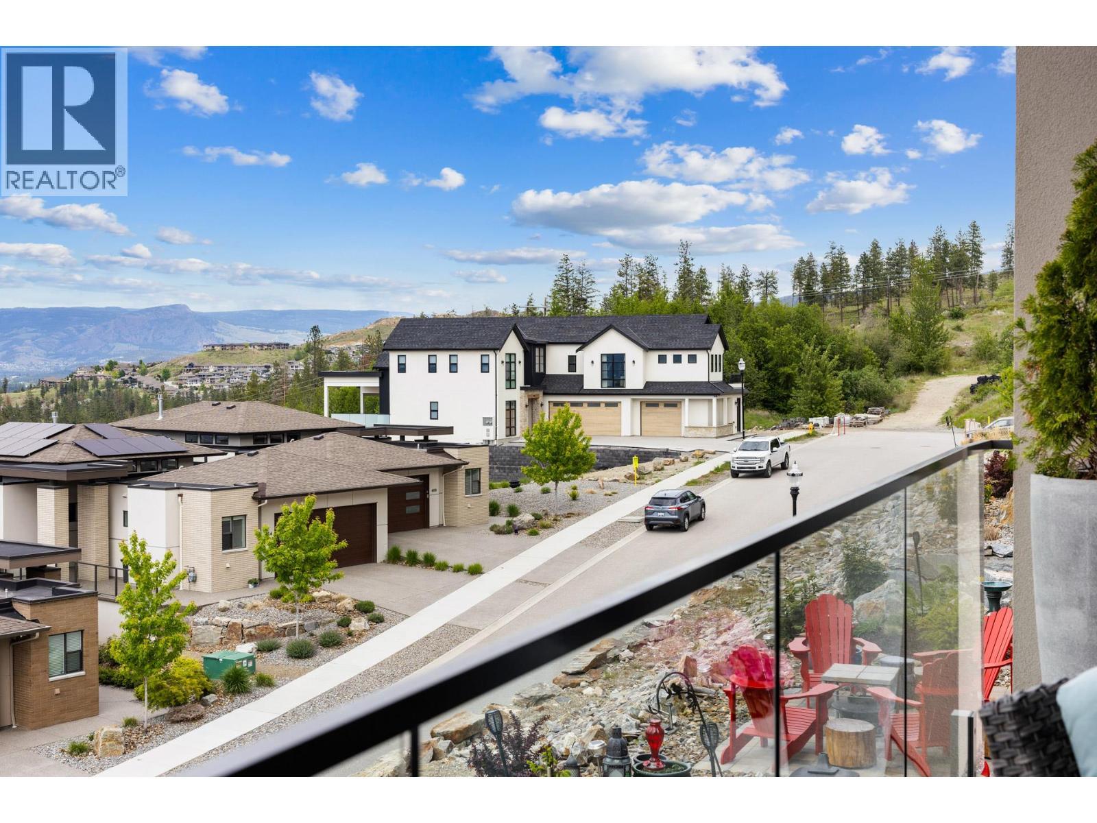 470 Hawk'S Perch Lane, Kelowna, BC - Outdoor