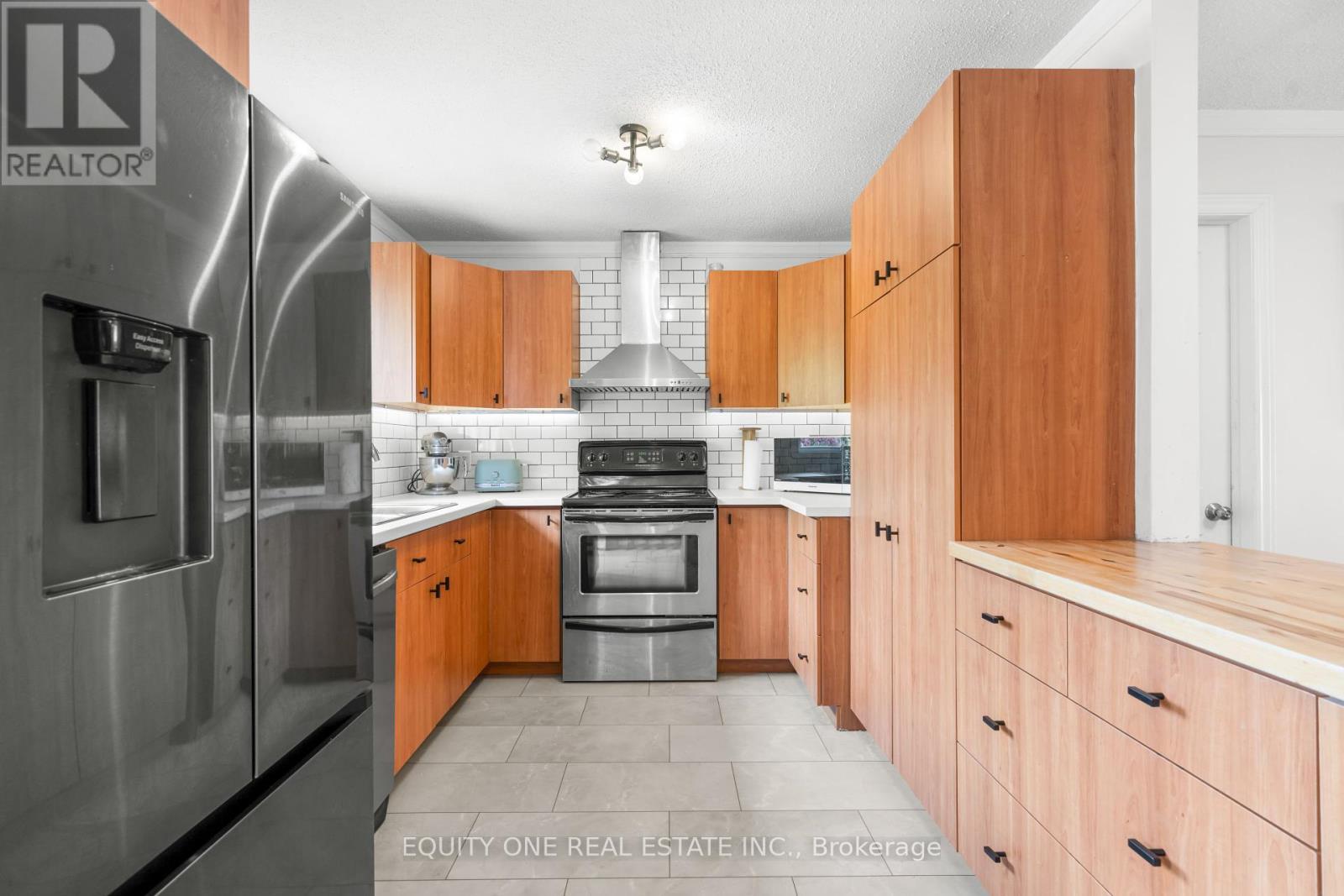 202A - 185 Du Comte Street, Alfred And Plantagenet, ON - Indoor Photo Showing Kitchen