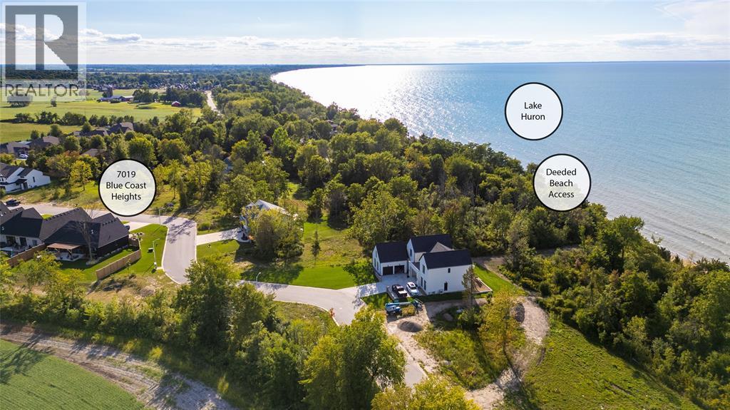 7019 Blue Coast Heights, Plympton-Wyoming, ON