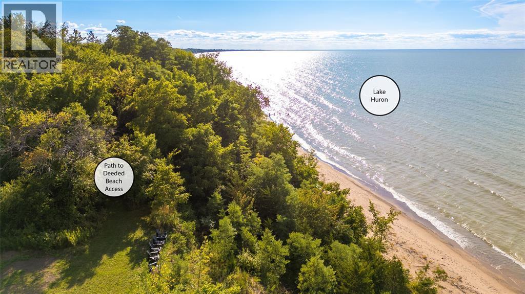 7019 Blue Coast Heights, Plympton-Wyoming, ON