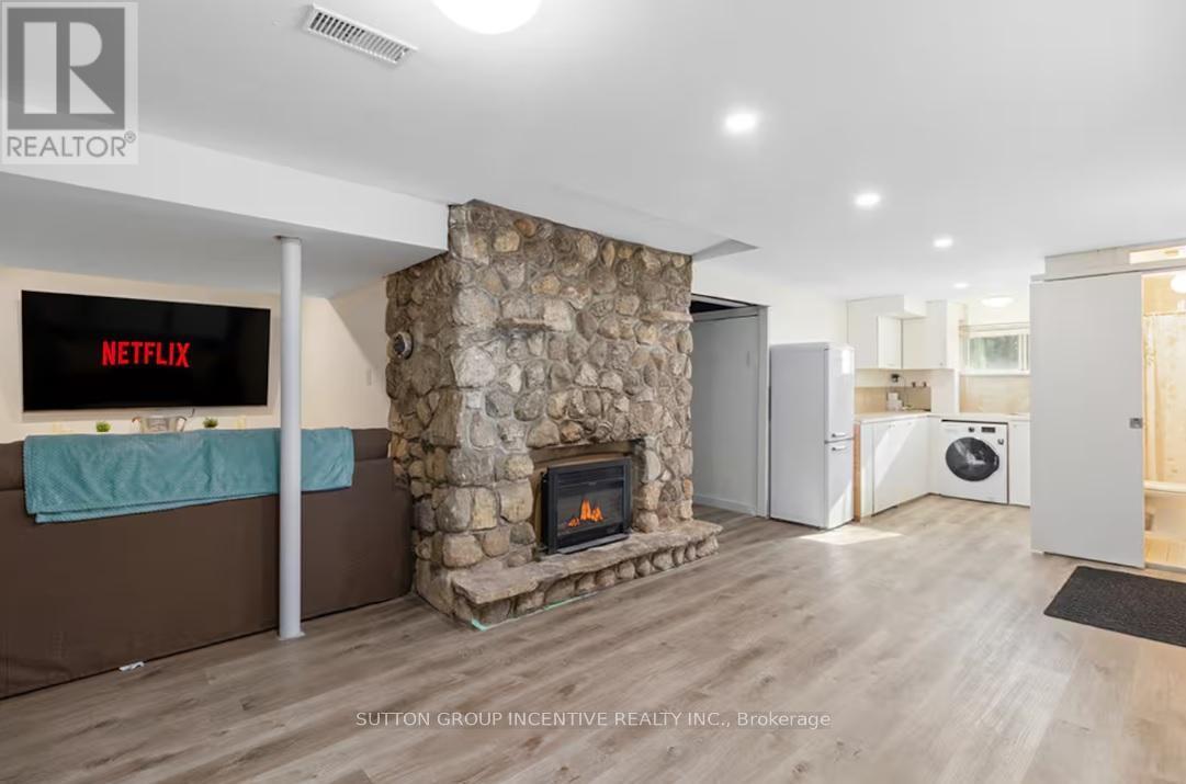222 Wiles Lane, Grey Highlands, ON - Indoor Photo Showing Laundry Room