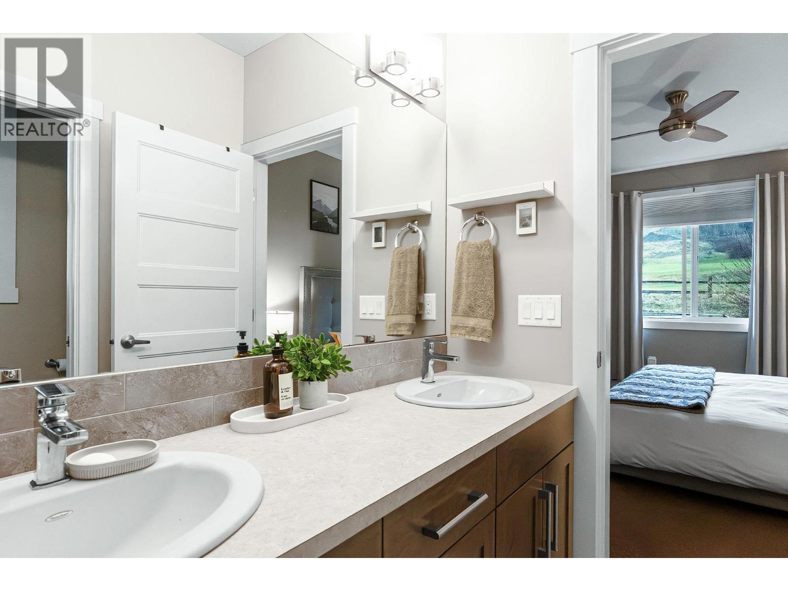 1769 Tower Ranch Drive, Kelowna, BC - Indoor Photo Showing Bathroom