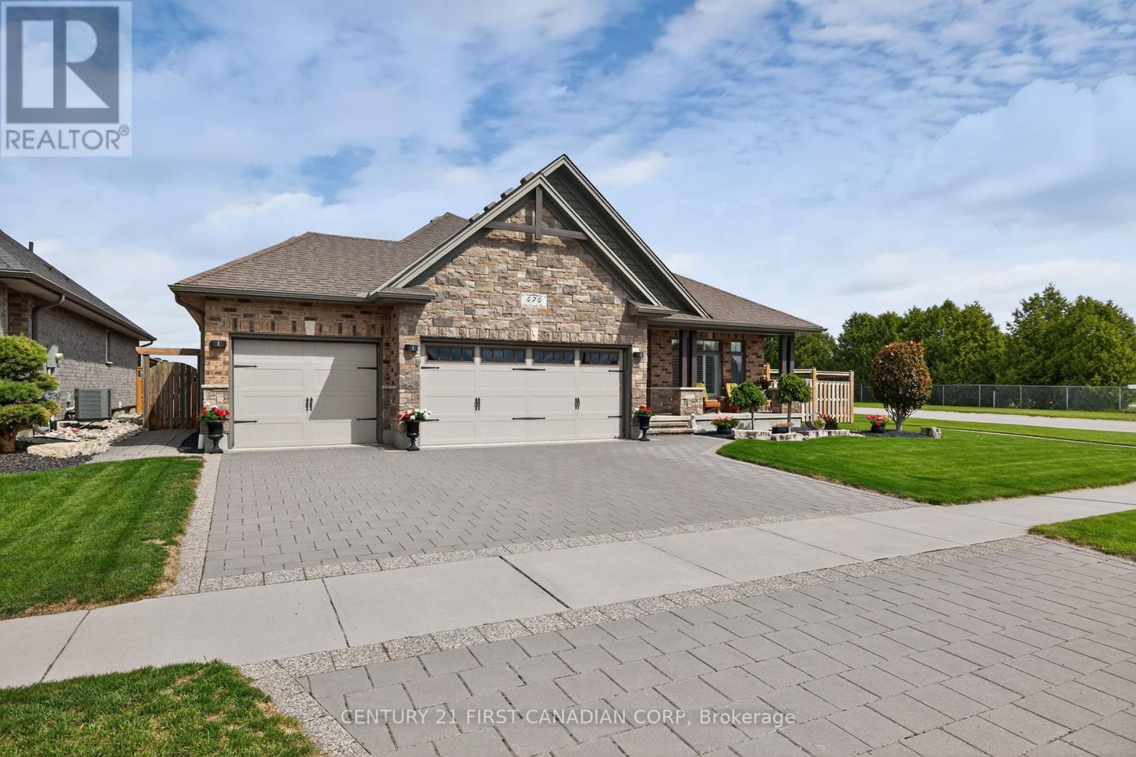 474 Macdonald Street, Strathroy-Caradoc (Ne), ON - Outdoor