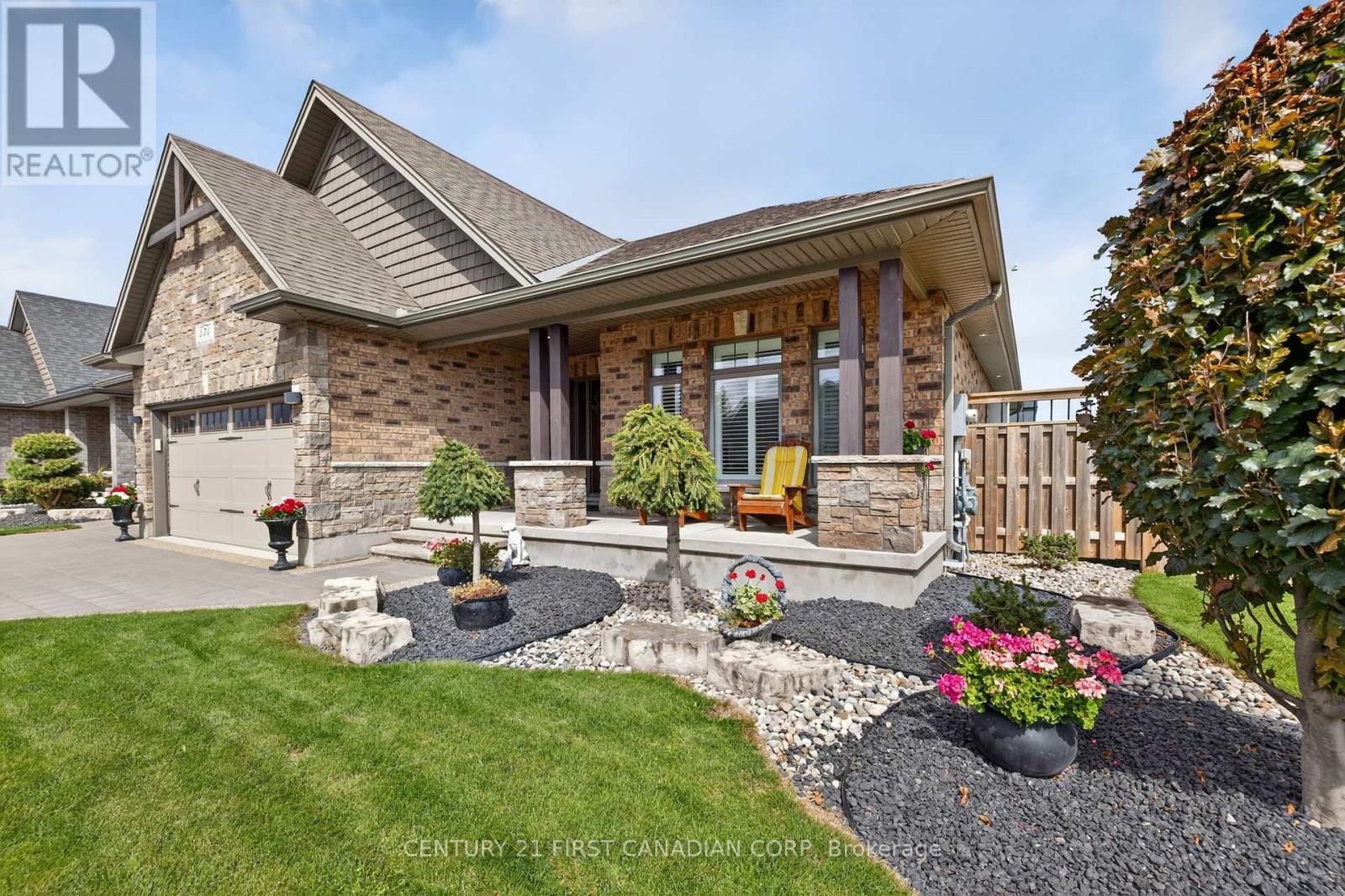 474 Macdonald Street, Strathroy-Caradoc (Ne), ON - Outdoor With Deck Patio Veranda With Facade
