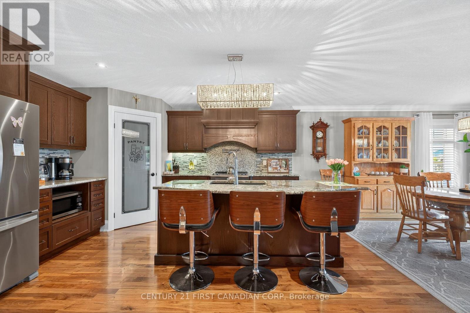 474 Macdonald Street, Strathroy-Caradoc (Ne), ON - Indoor