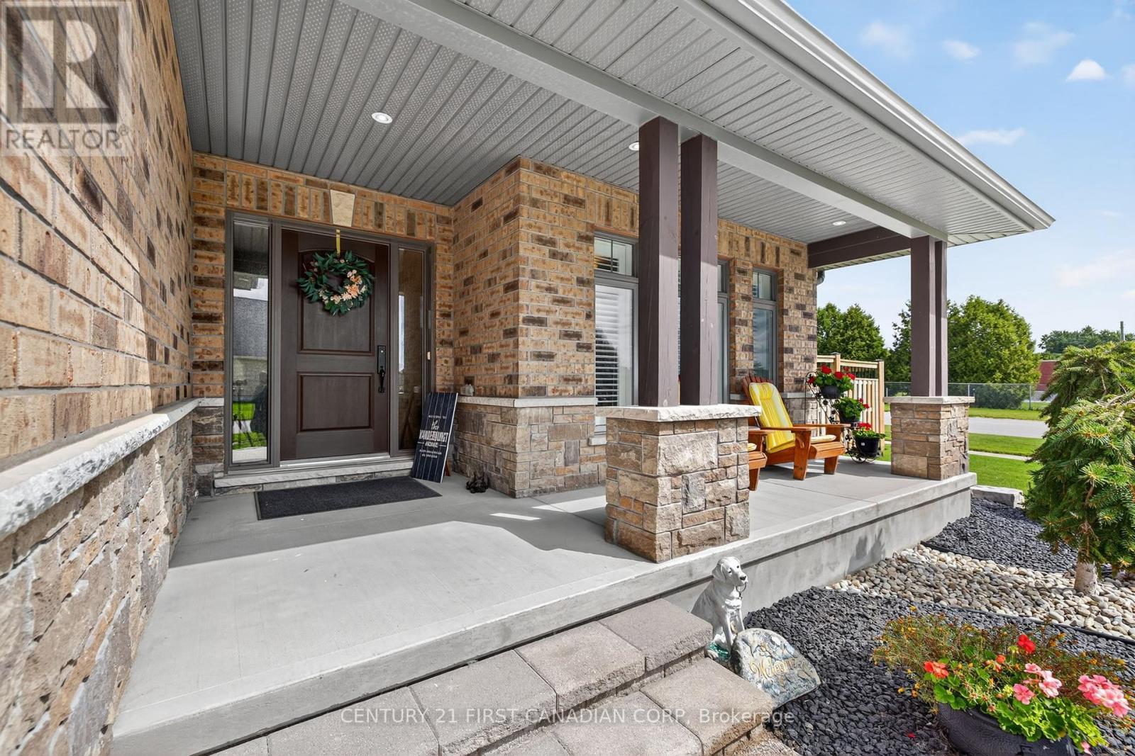 474 Macdonald Street, Strathroy-Caradoc (Ne), ON - Outdoor With Deck Patio Veranda