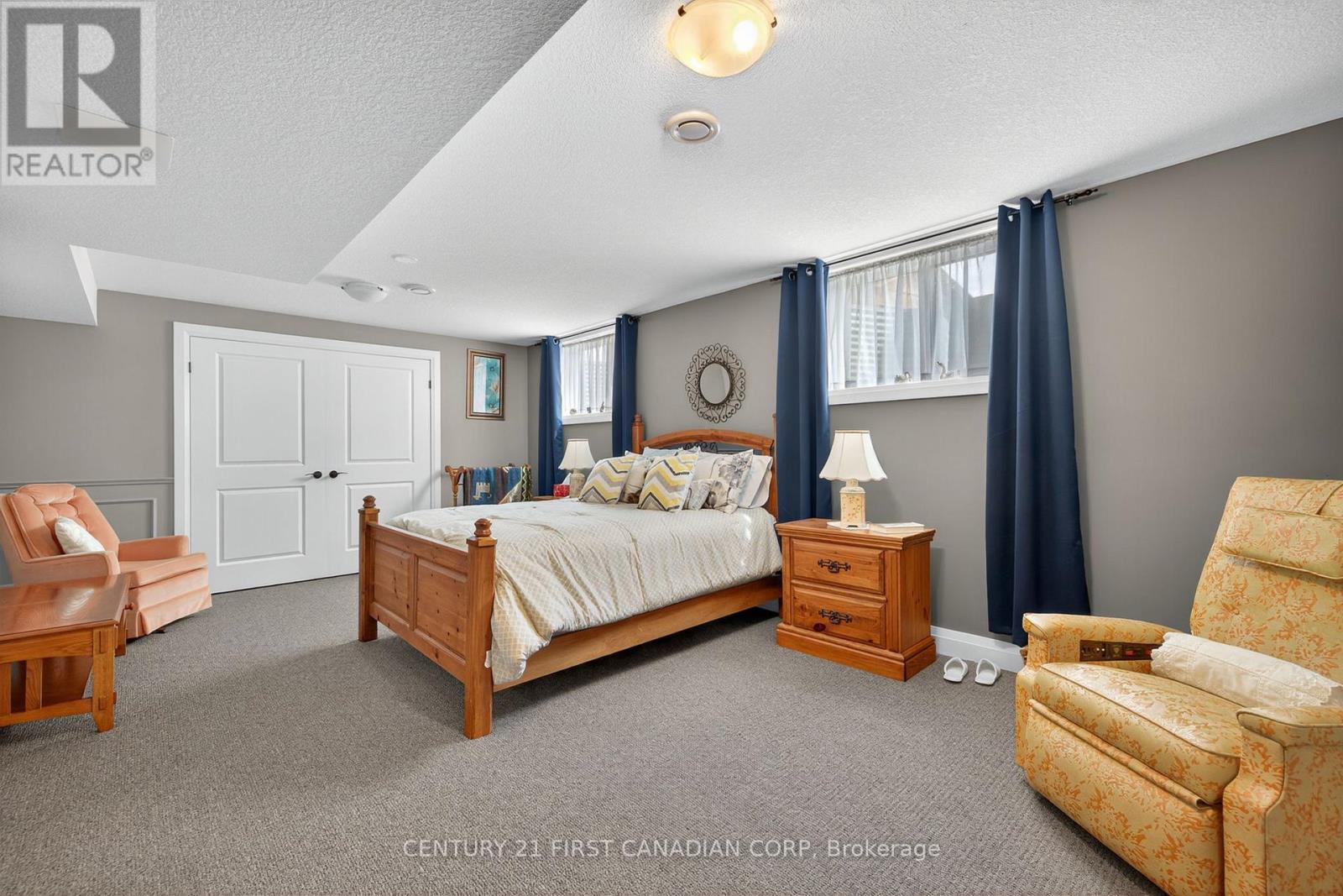 474 Macdonald Street, Strathroy-Caradoc (Ne), ON - Indoor Photo Showing Bedroom
