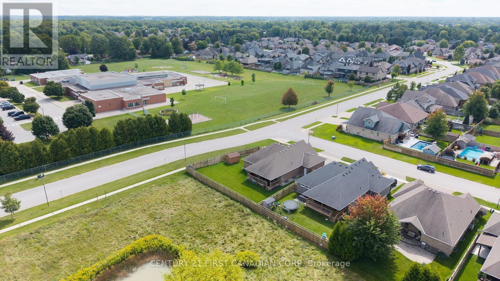 474 Macdonald Street, Strathroy-Caradoc (Ne), ON - Outdoor With View