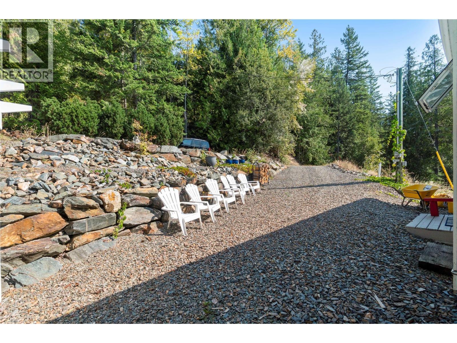 7660 Lichen Road, Anglemont, BC - Outdoor
