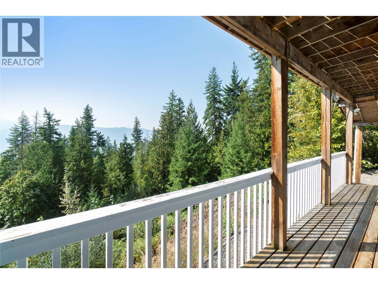 7660 Lichen Road, Anglemont, BC - Outdoor With Deck Patio Veranda