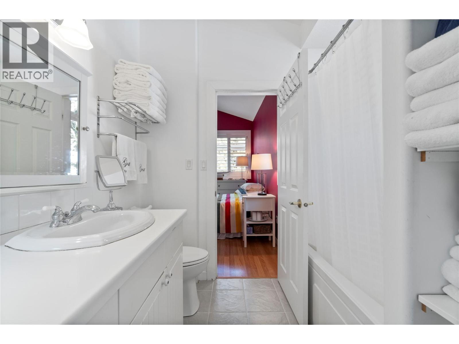 7660 Lichen Road, Anglemont, BC - Indoor Photo Showing Bathroom