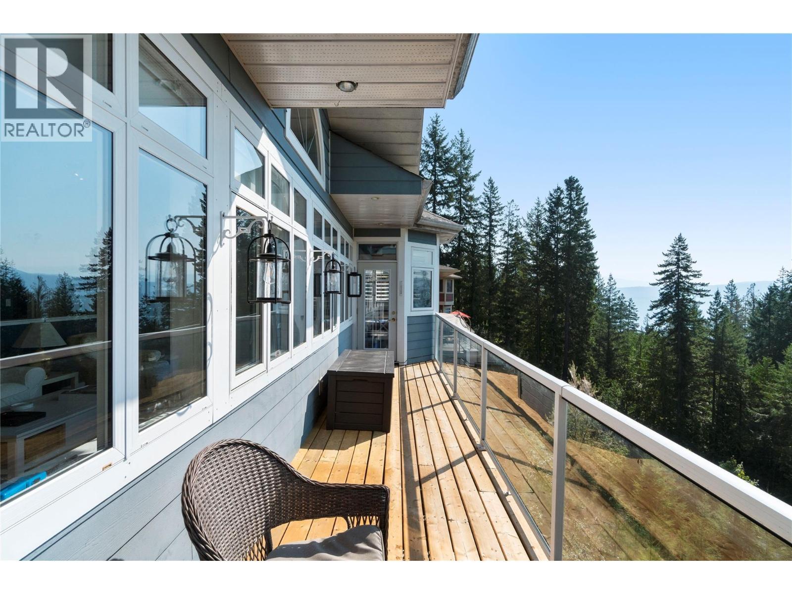 7660 Lichen Road, Anglemont, BC - Outdoor With Exterior