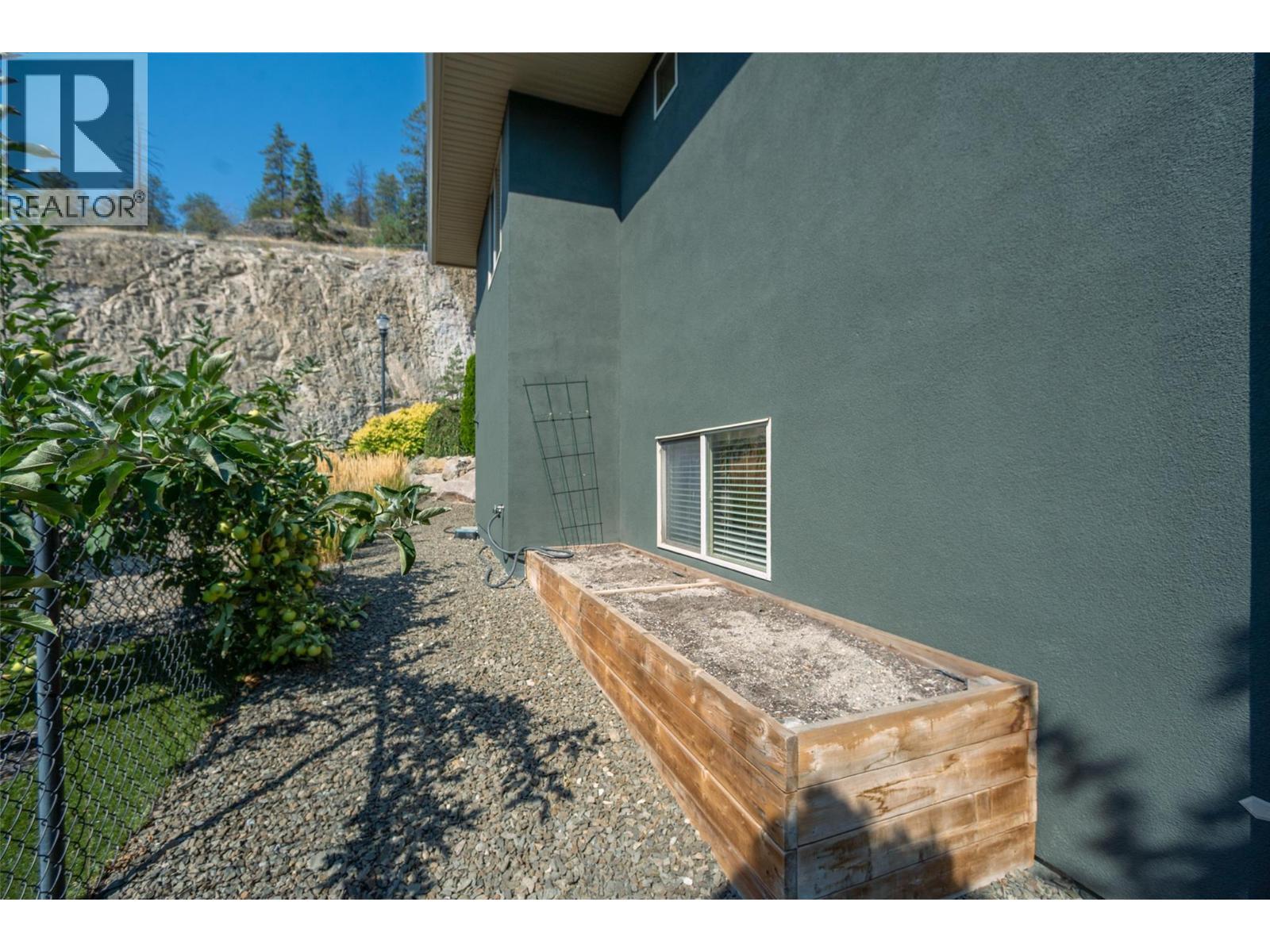2532 Tuscany Drive, West Kelowna, BC - Outdoor