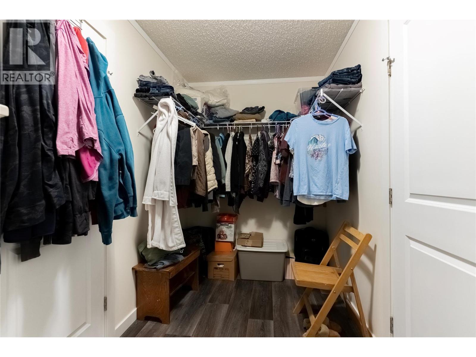 Walk in Closet - 6288 Ashcroft Road, Kamloops, BC