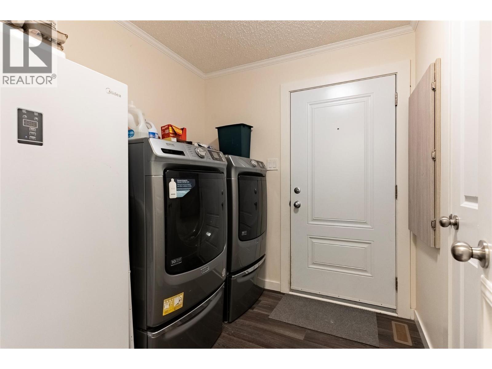 Laundry - 6288 Ashcroft Road, Kamloops, BC