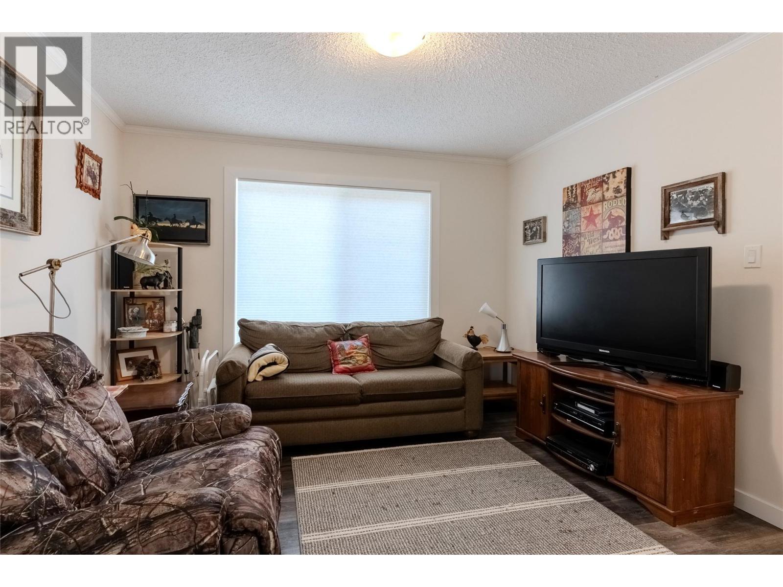 Family Room - 6288 Ashcroft Road, Kamloops, BC