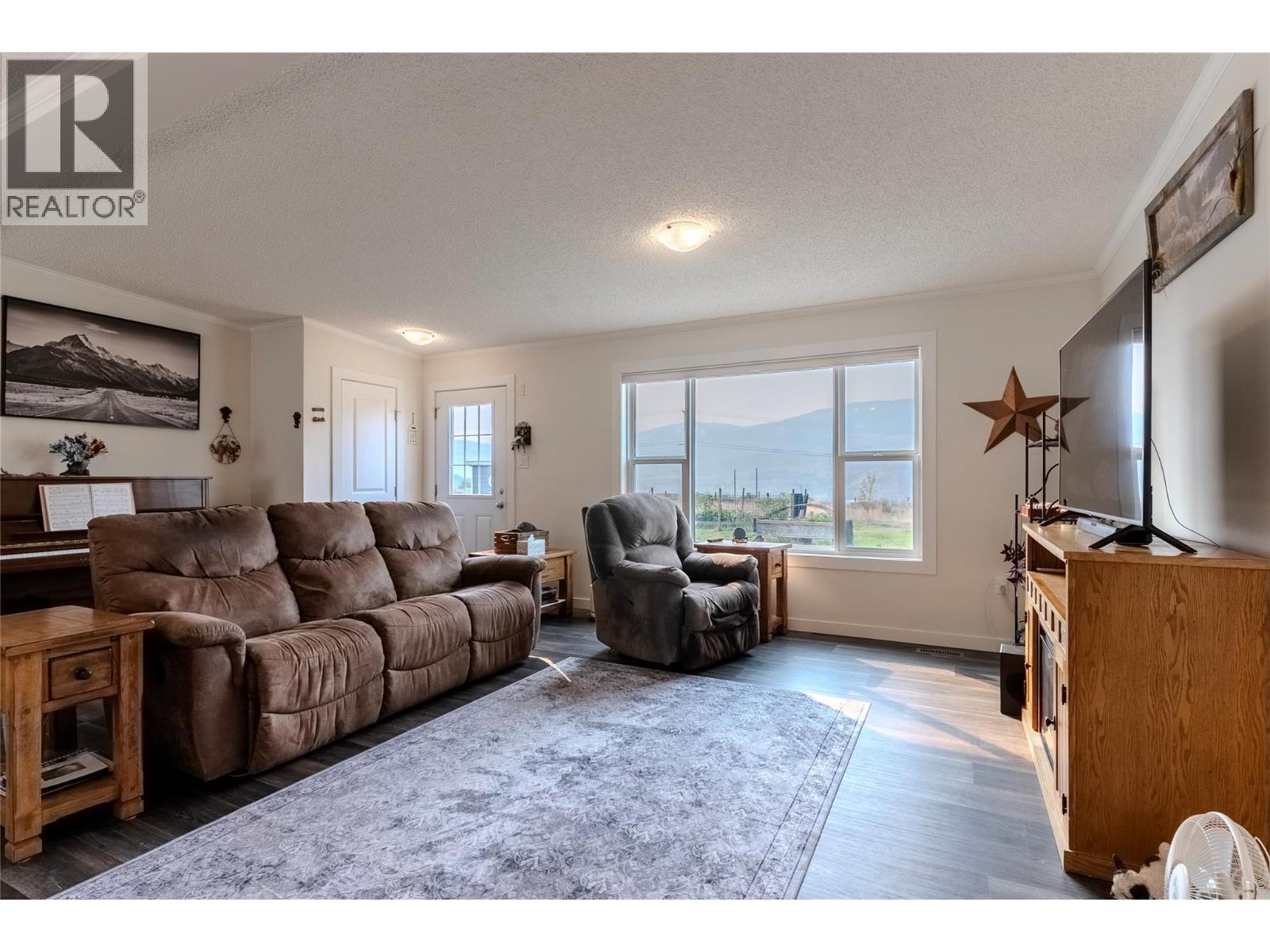 Living Room - 6288 Ashcroft Road, Kamloops, BC