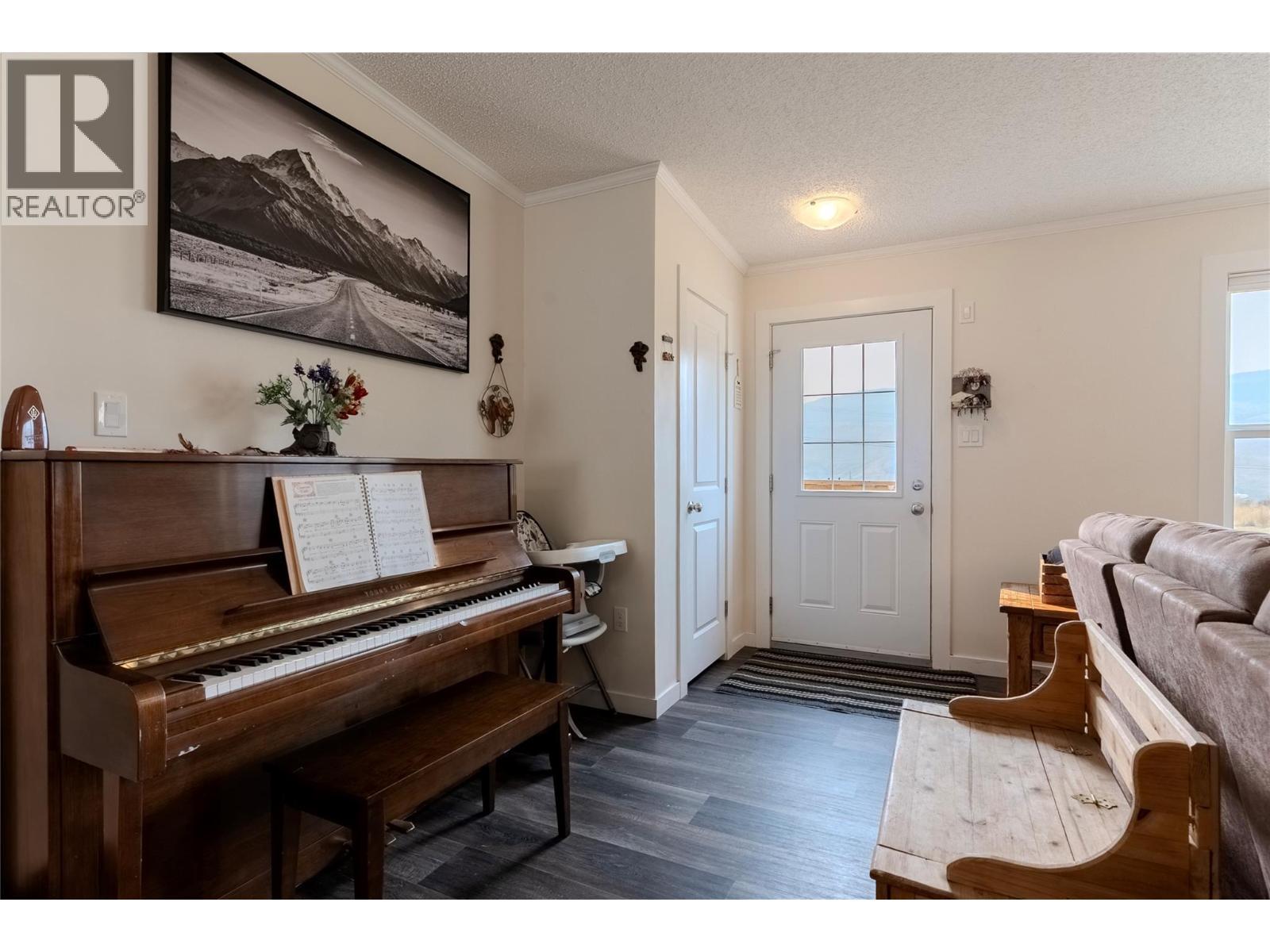 Living Room - 6288 Ashcroft Road, Kamloops, BC