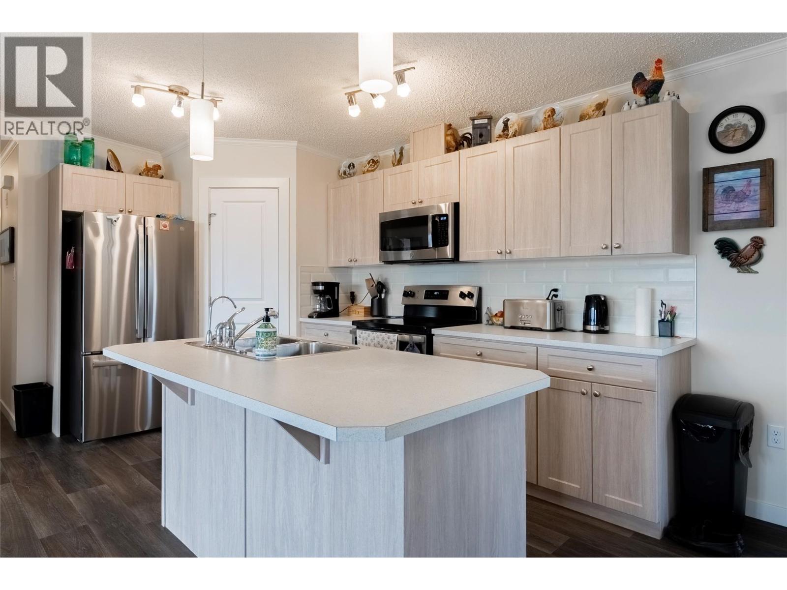 Kitchen - 6288 Ashcroft Road, Kamloops, BC
