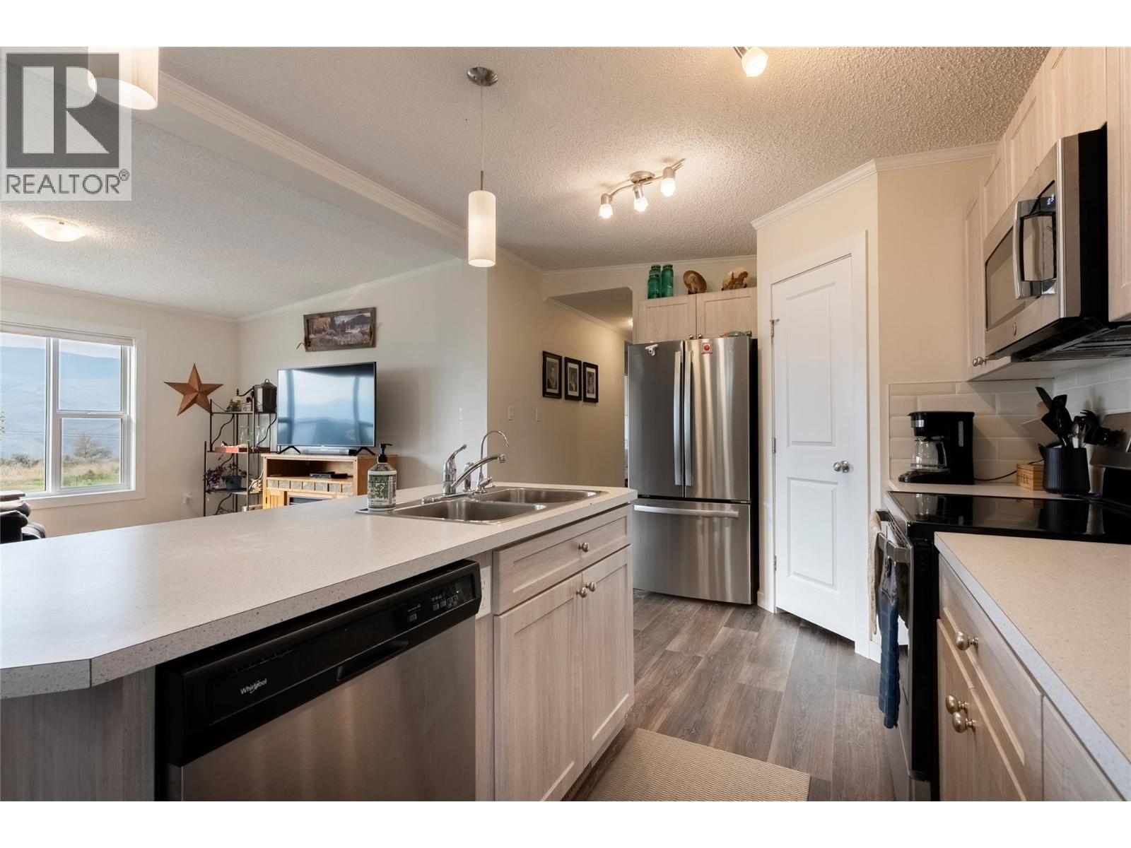Kitchen - 6288 Ashcroft Road, Kamloops, BC