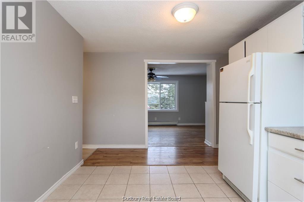 1663 Wendy, Val Caron, ON - Indoor