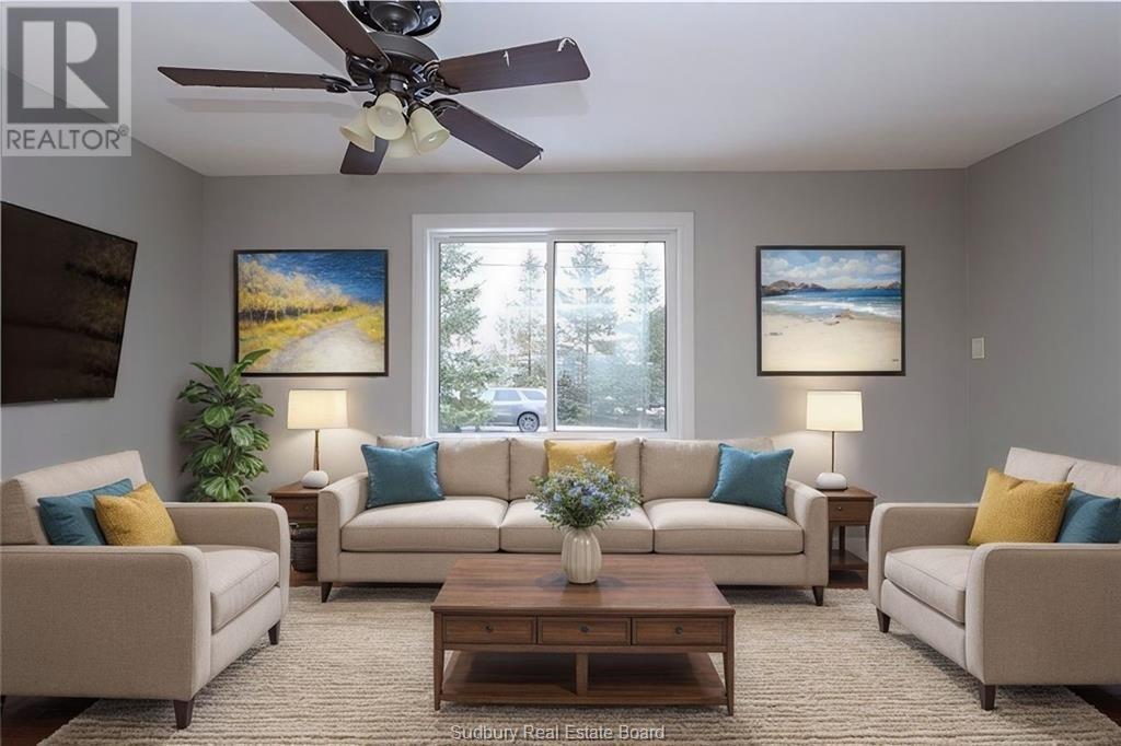 1663 Wendy, Val Caron, ON - Indoor Photo Showing Living Room