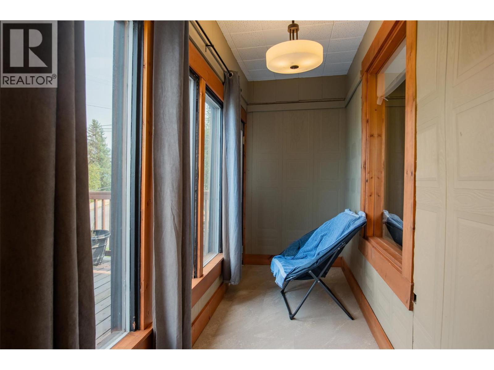 1930 Daniel Street, Trail, BC - Indoor Photo Showing Other Room