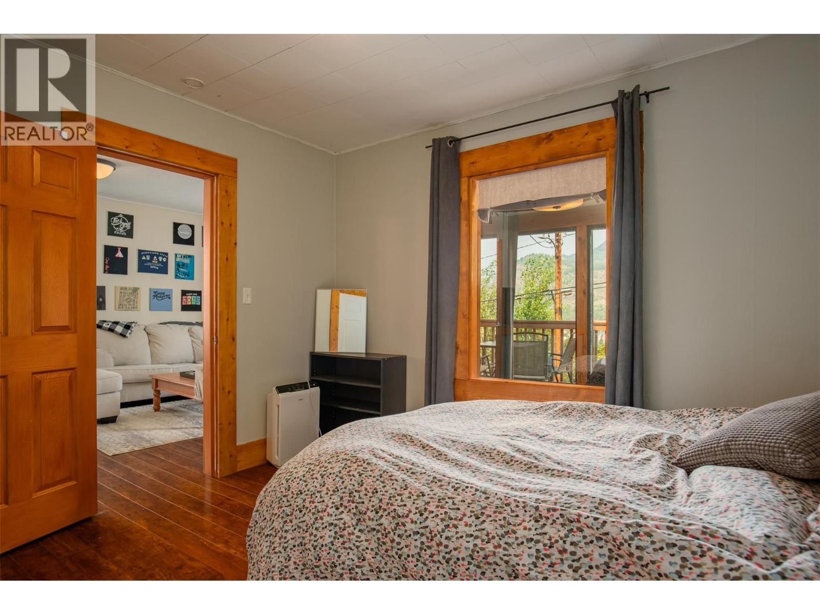 1930 Daniel Street, Trail, BC - Indoor Photo Showing Bedroom