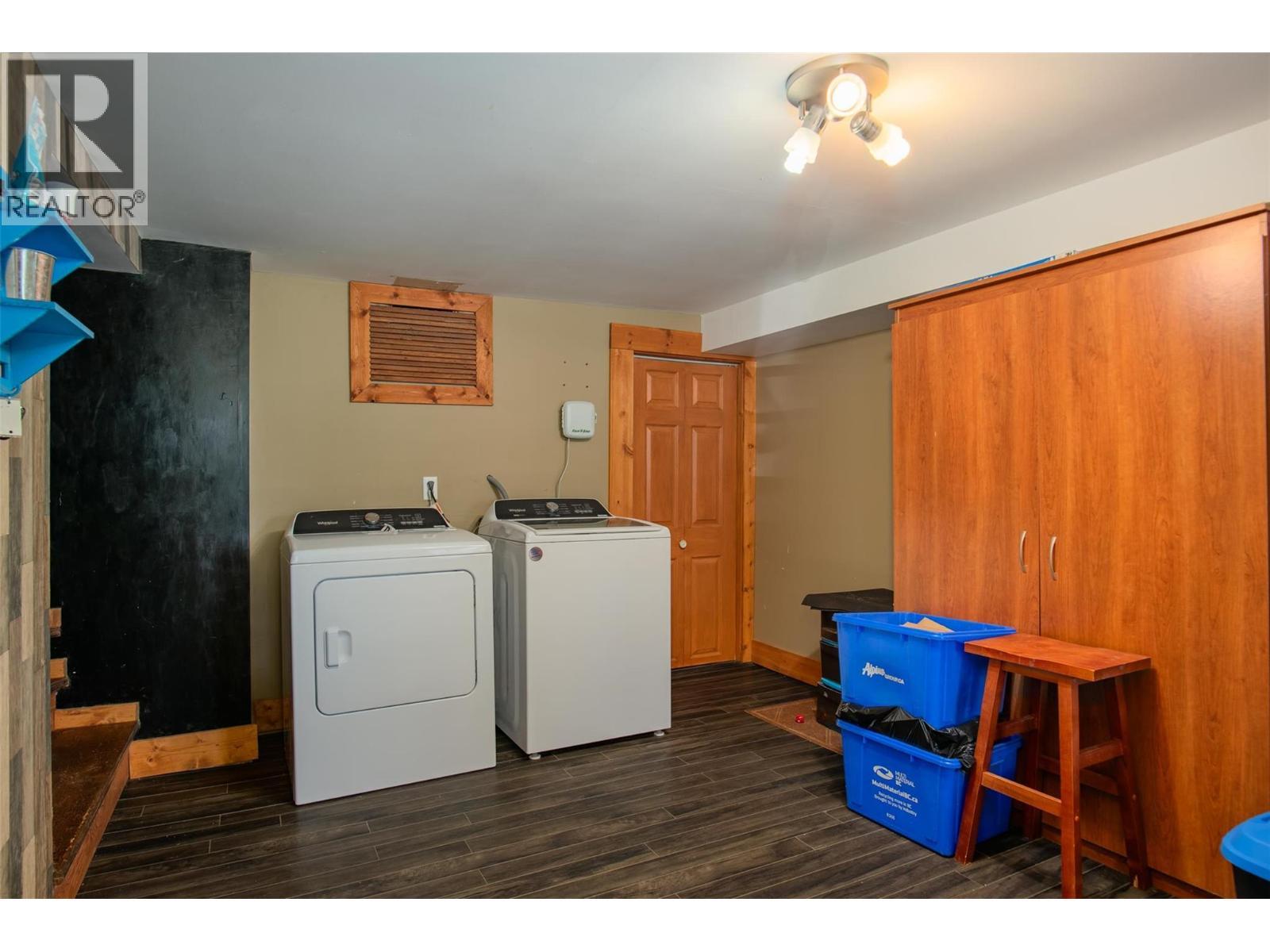 1930 Daniel Street, Trail, BC - Indoor Photo Showing Laundry Room