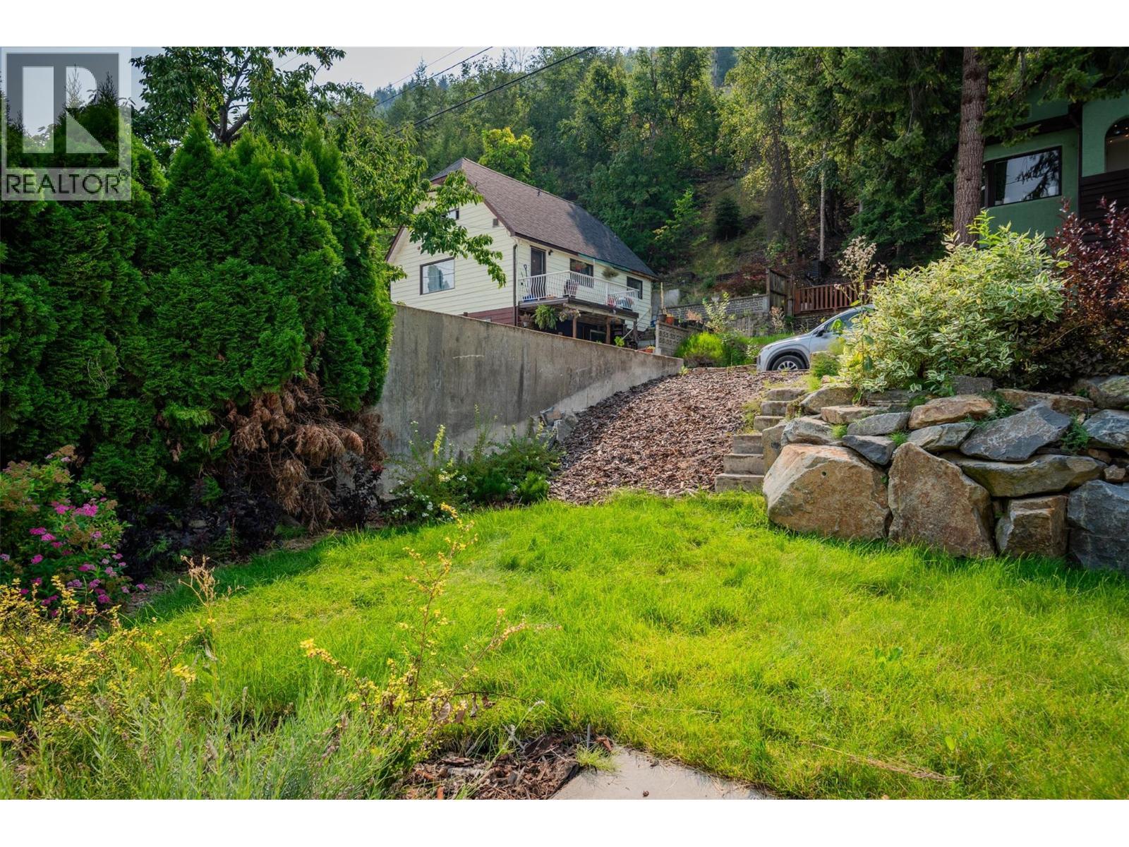 1930 Daniel Street, Trail, BC - Outdoor