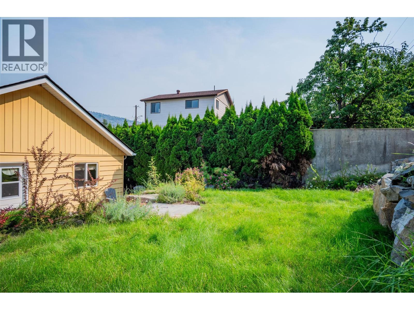 1930 Daniel Street, Trail, BC - Outdoor