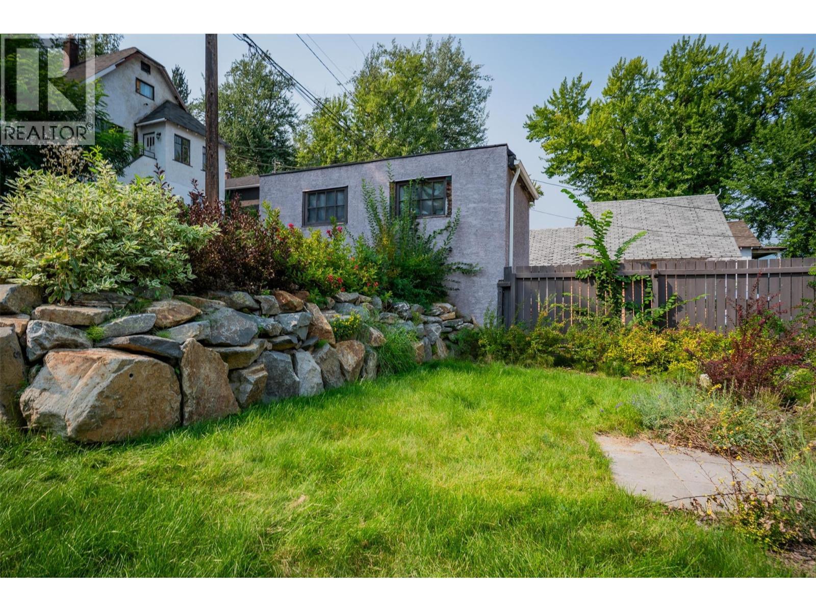 1930 Daniel Street, Trail, BC - Outdoor