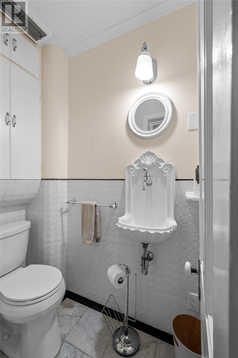 146 Hamilton Avenue, St. John'S, NL - Indoor Photo Showing Bathroom