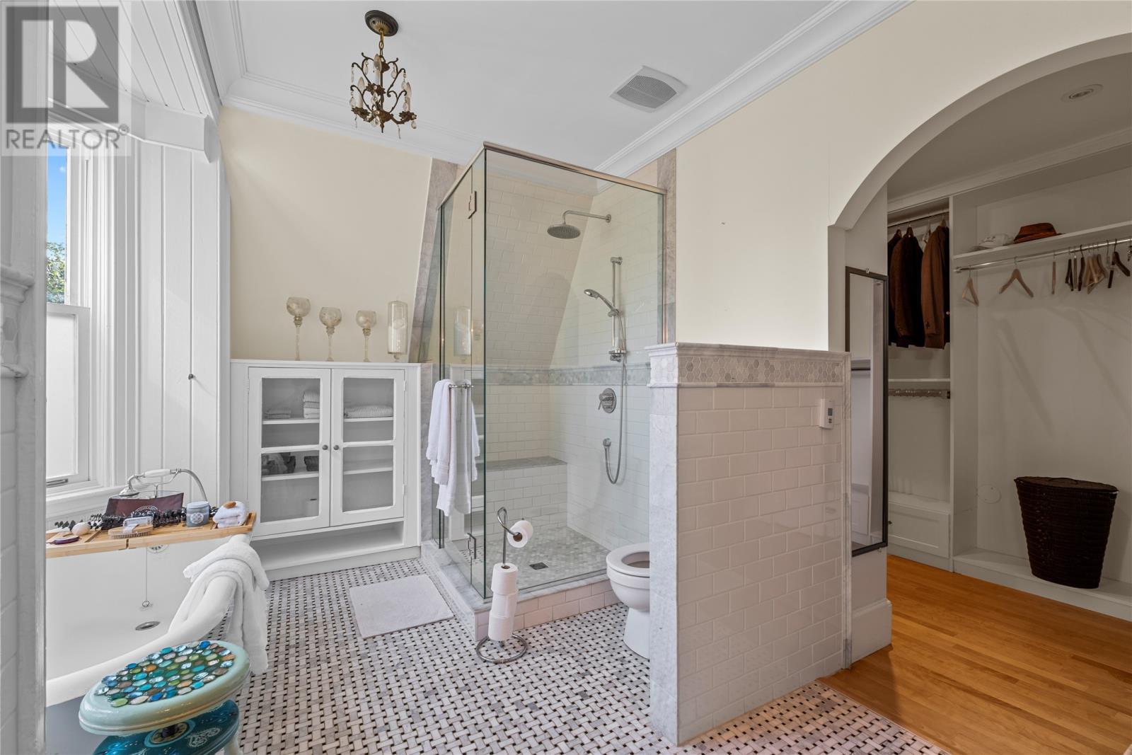146 Hamilton Avenue, St. John'S, NL - Indoor Photo Showing Bathroom