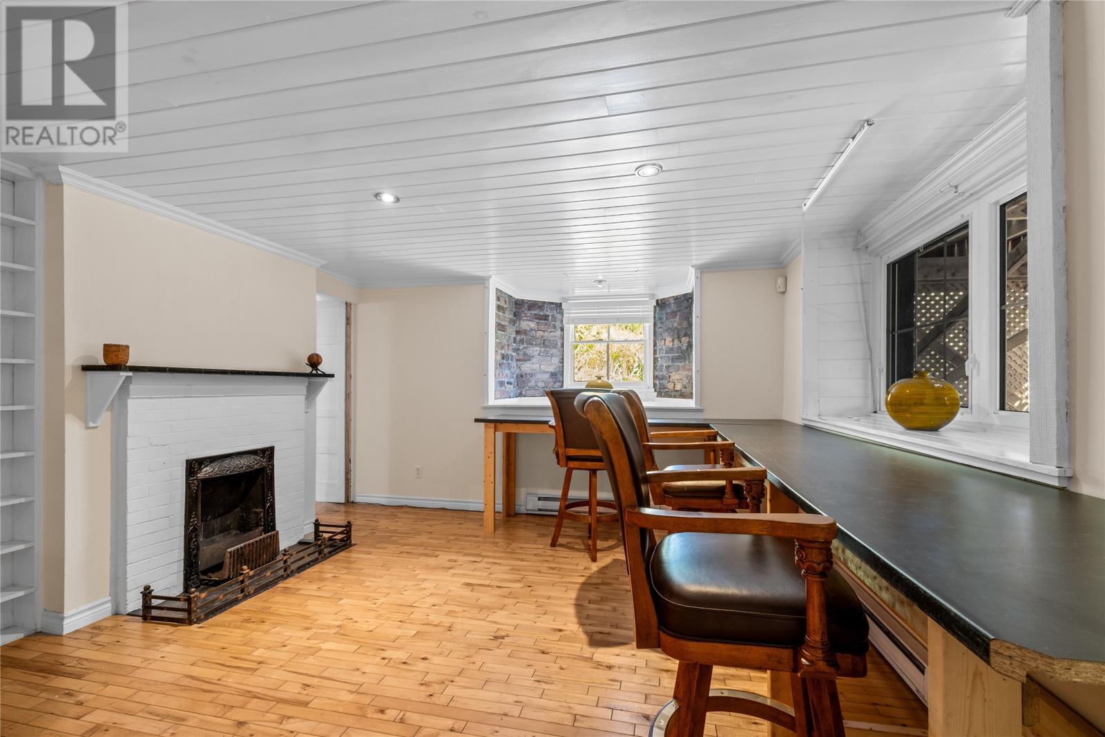 146 Hamilton Avenue, St. John'S, NL - Indoor With Fireplace