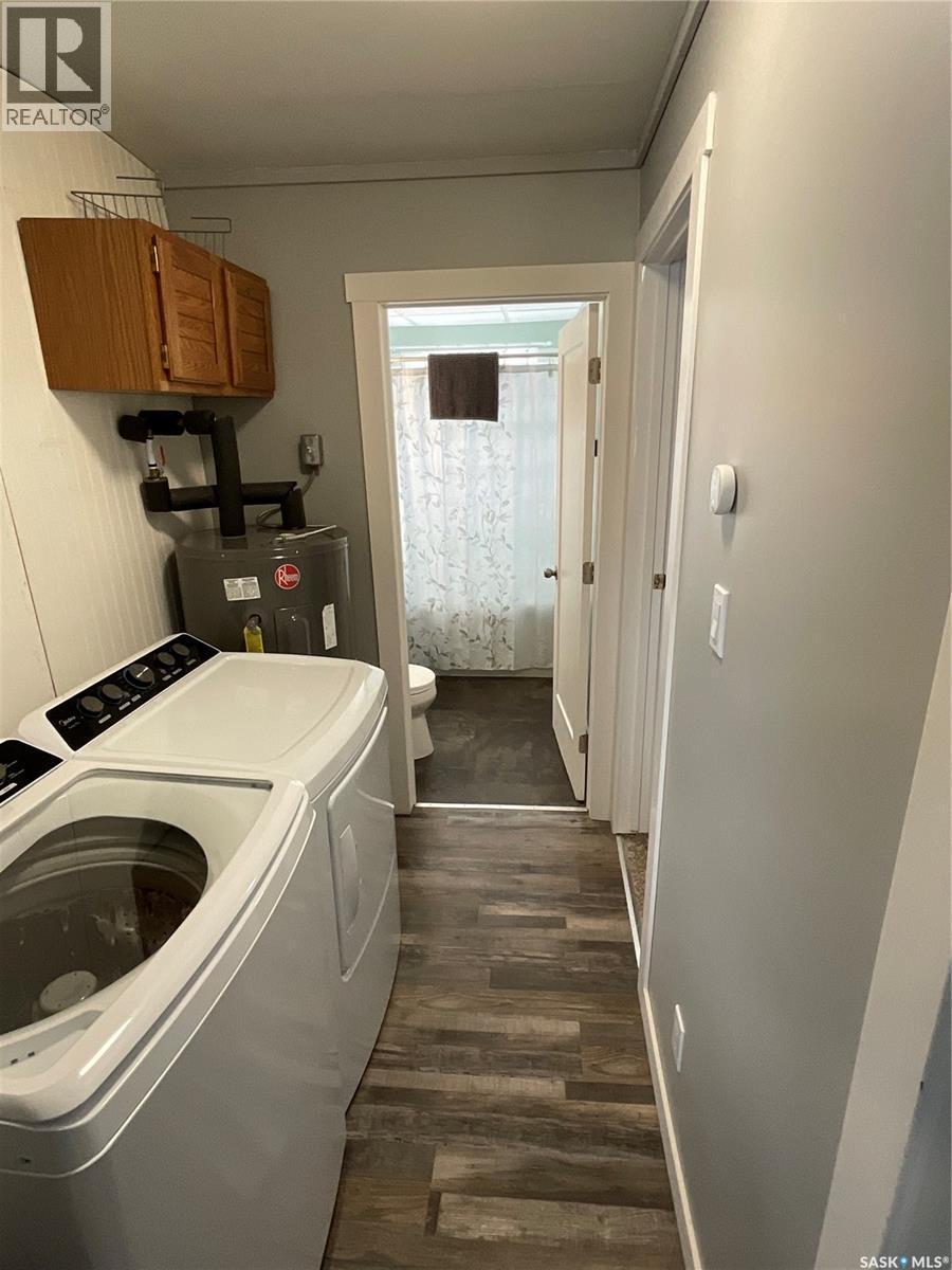 3829 First Point Beach Drive, Hoodoo Rm No. 401, SK - Indoor Photo Showing Laundry Room