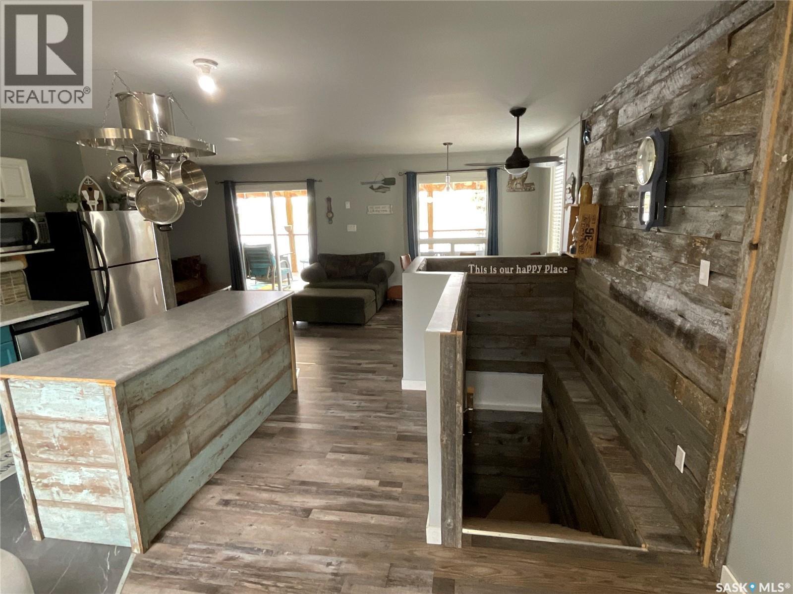 3829 First Point Beach Drive, Hoodoo Rm No. 401, SK - Indoor