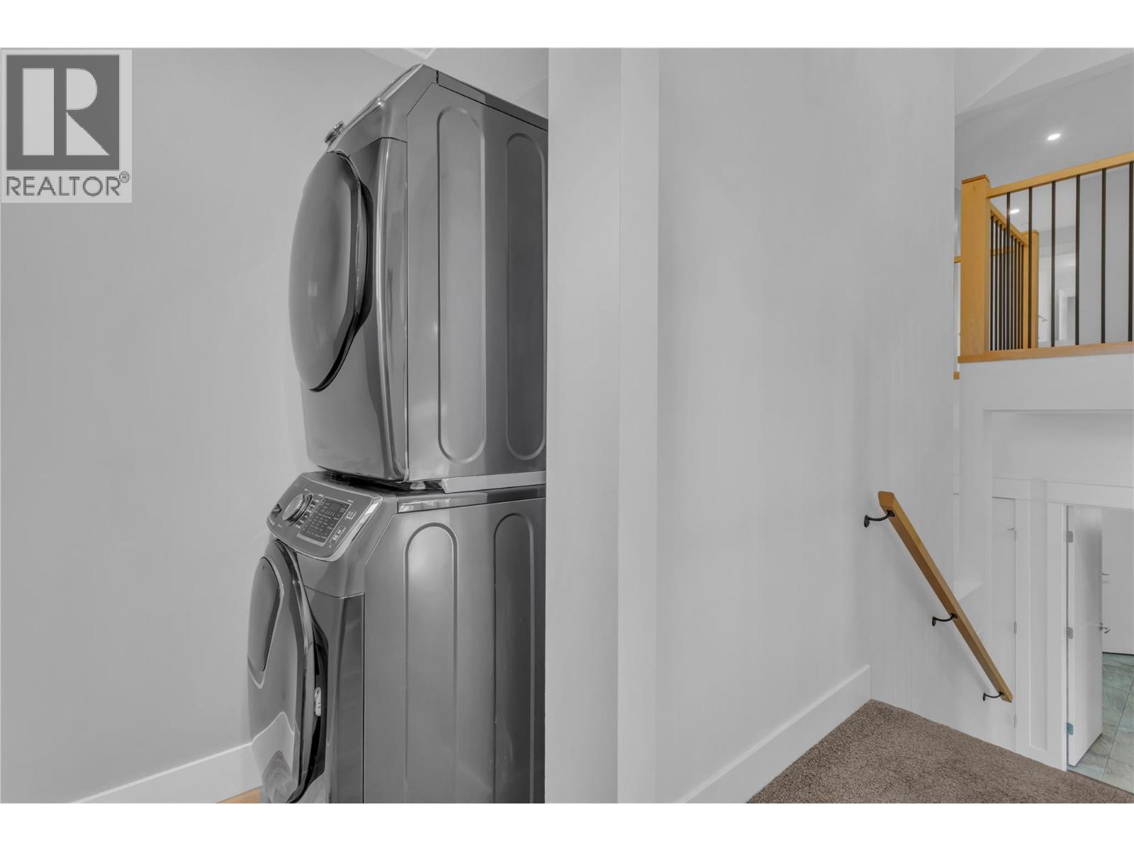 1281 23 Street Se, Salmon Arm, BC - Indoor Photo Showing Laundry Room