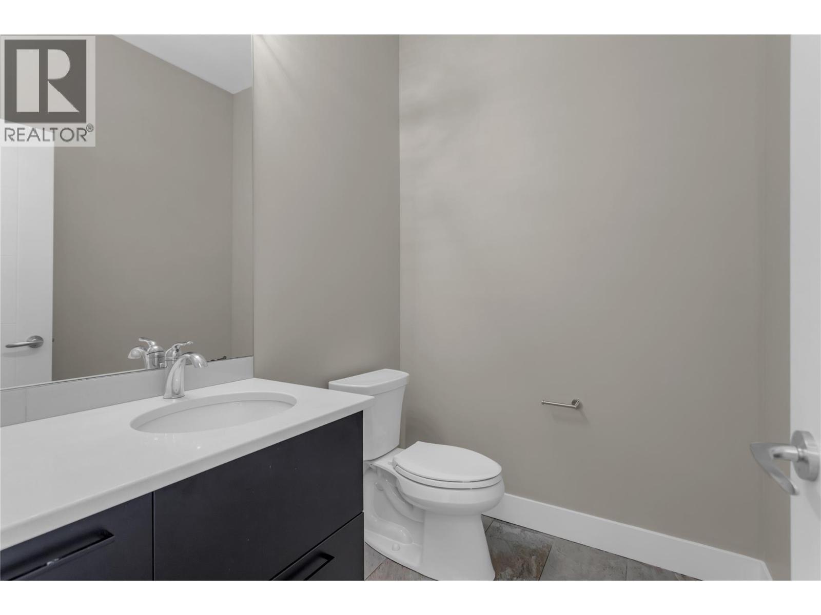 1281 23 Street Se, Salmon Arm, BC - Indoor Photo Showing Bathroom