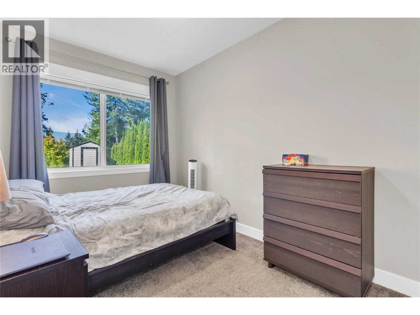 1281 23 Street Se, Salmon Arm, BC - Indoor Photo Showing Bedroom