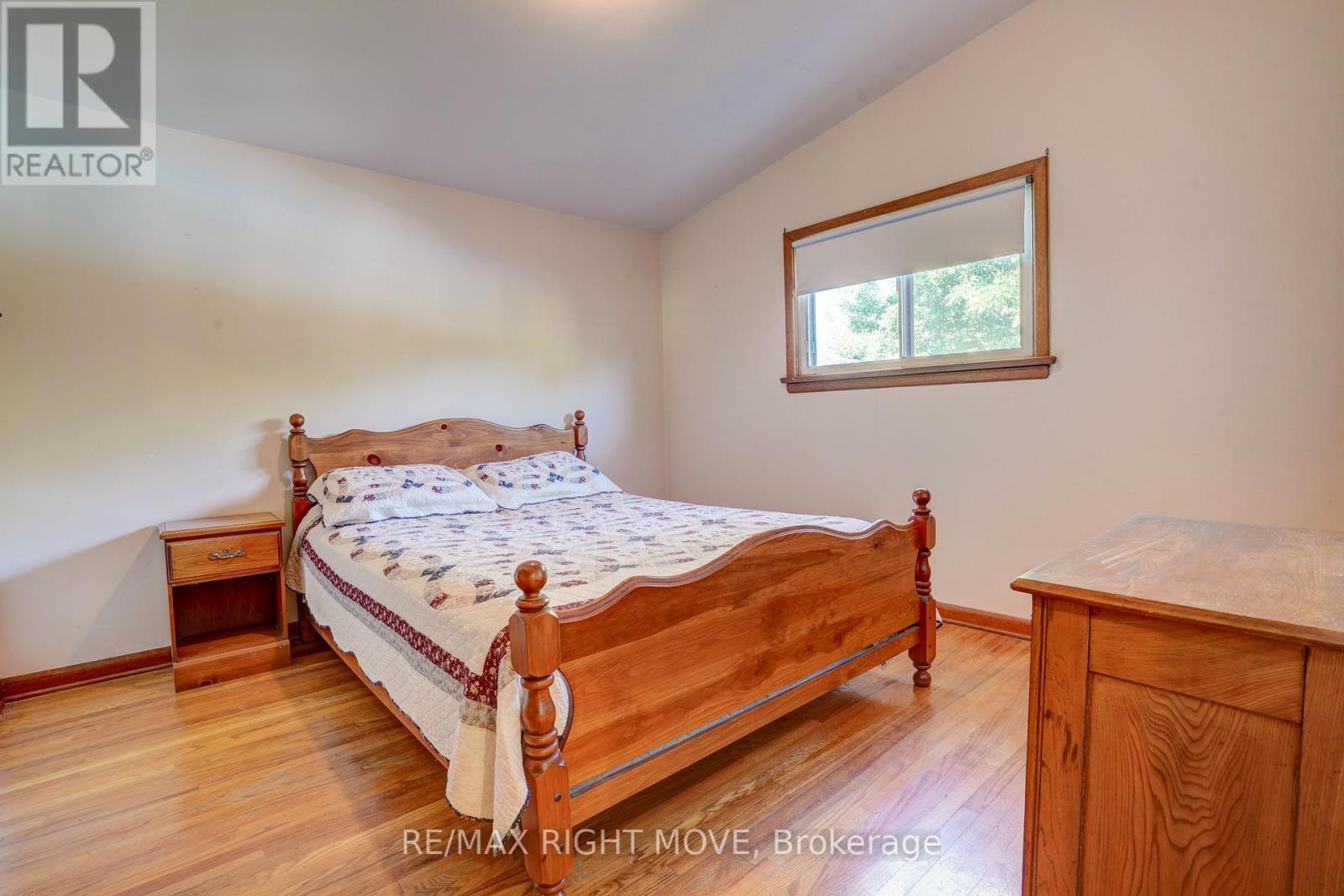 348 Collins Drive, Orillia, ON - Indoor Photo Showing Bedroom