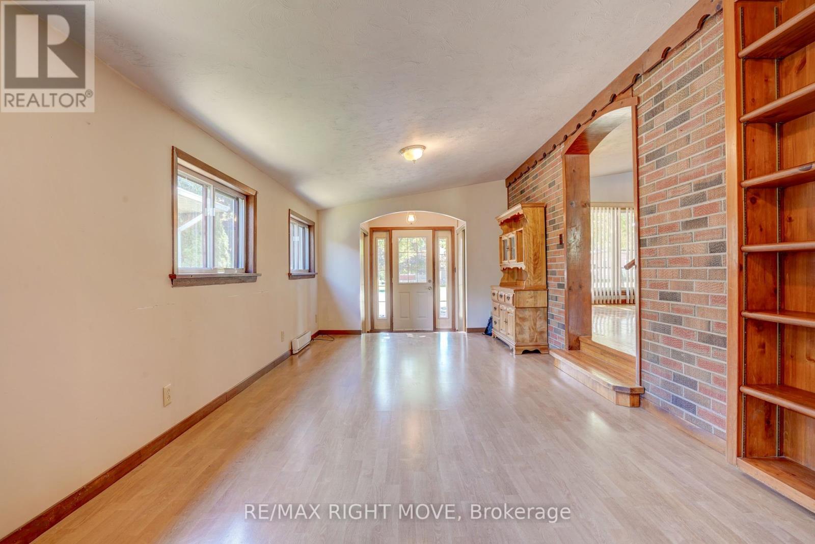 348 Collins Drive, Orillia, ON - Indoor Photo Showing Other Room