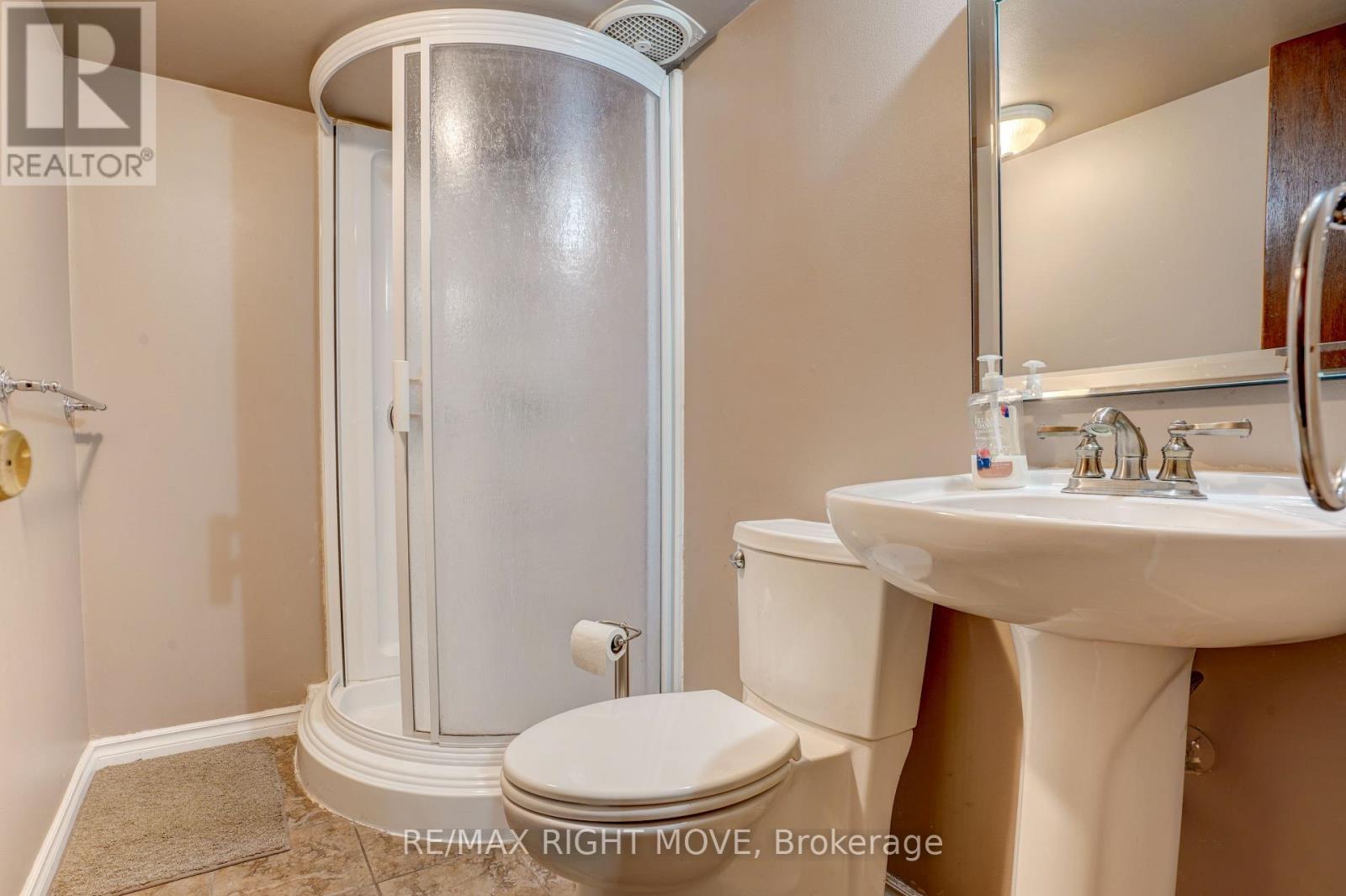348 Collins Drive, Orillia, ON - Indoor Photo Showing Bathroom
