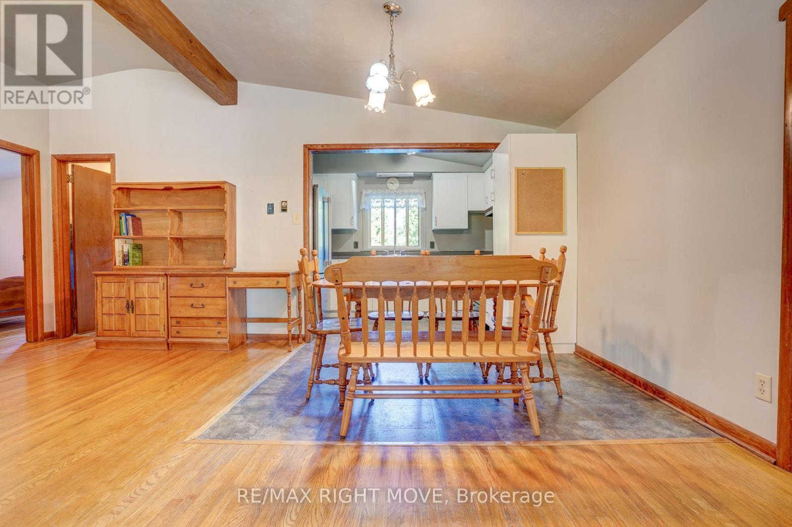 348 Collins Drive, Orillia, ON - Indoor Photo Showing Dining Room