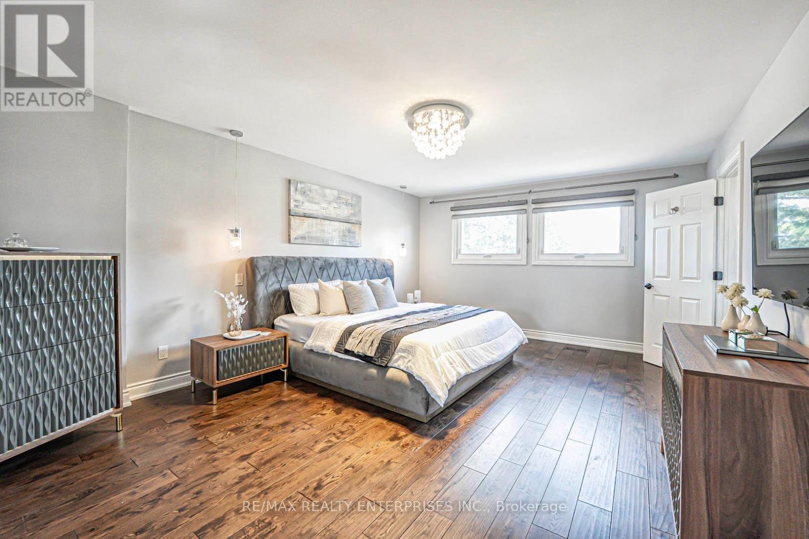 2344 Kenbarb Road, Mississauga, ON - Indoor Photo Showing Bedroom