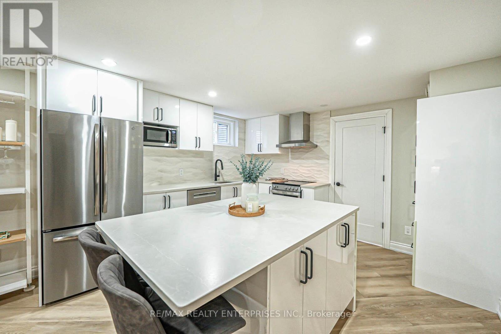 2344 Kenbarb Road, Mississauga, ON - Indoor Photo Showing Kitchen