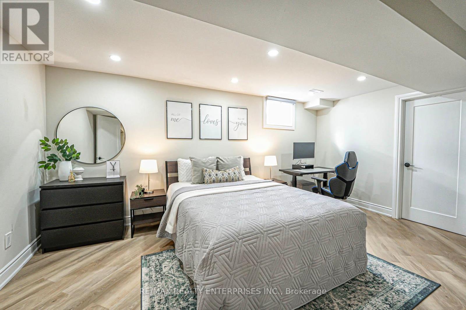 2344 Kenbarb Road, Mississauga, ON - Indoor Photo Showing Bedroom